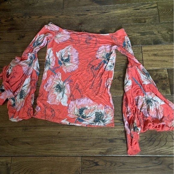 Free People Birds of Paradise Bell Sleeves Top - Picture 4 of 7
